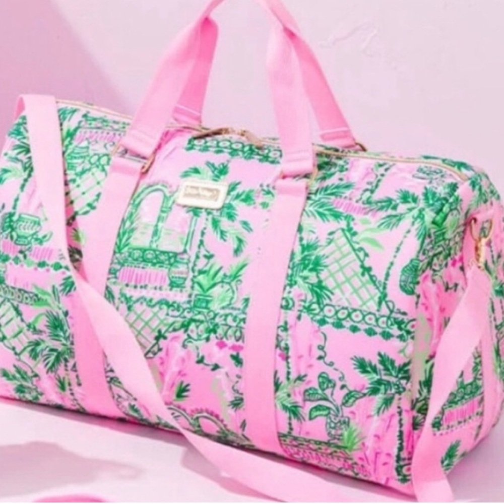 NWT Lilly Pulitzer GWP GYM Bag Mandevilla Baby and matching Water Bottle.